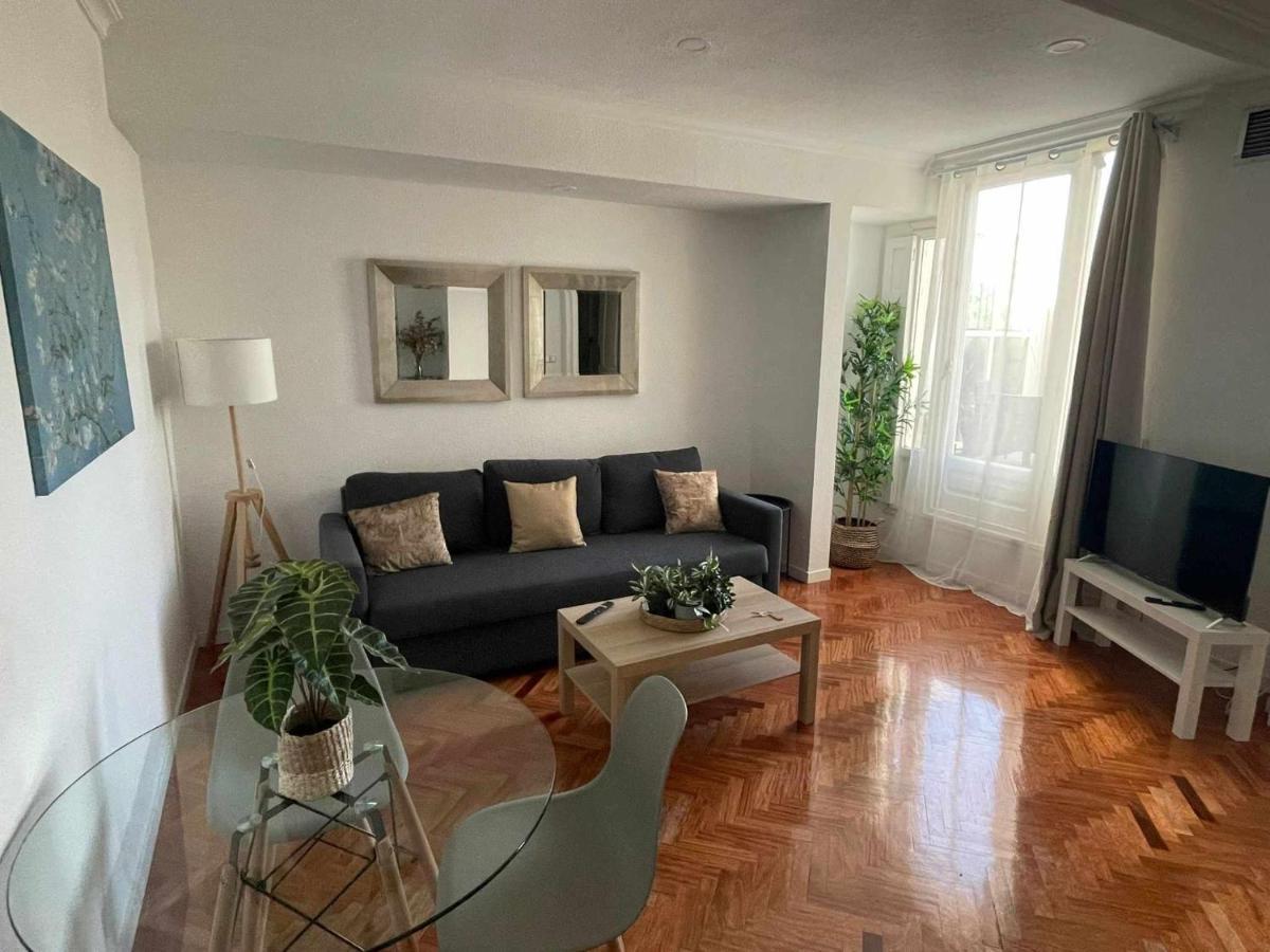 Apartamento Con Terraza Y Vistas Alcalaretiro Madrid Exterior photo