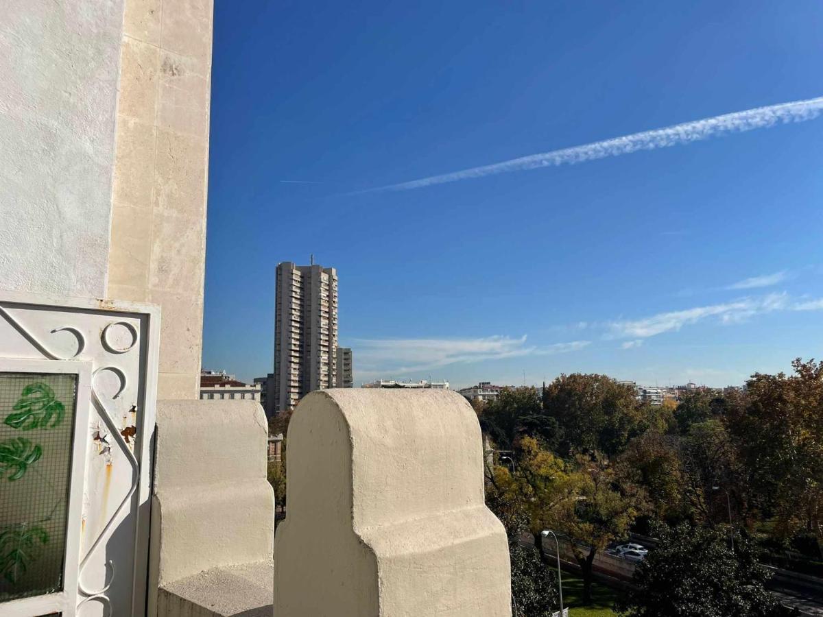Apartamento Con Terraza Y Vistas Alcalaretiro Madrid Exterior photo